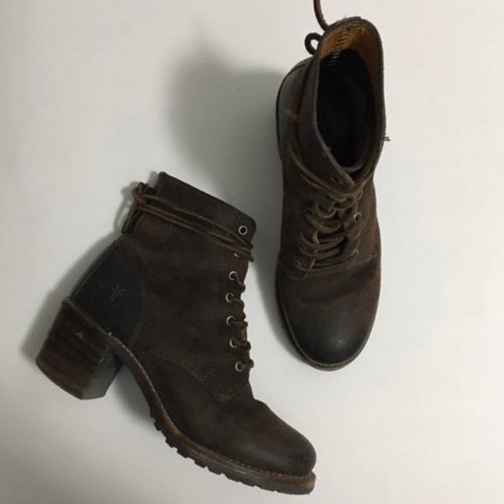 FRYE SABRINA 6G LACE UP (DARK BROWN)